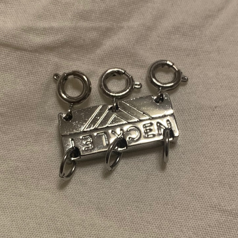 Necklet Triple Layering Clasp